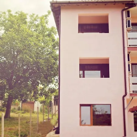 Penchevi Pensión 3*