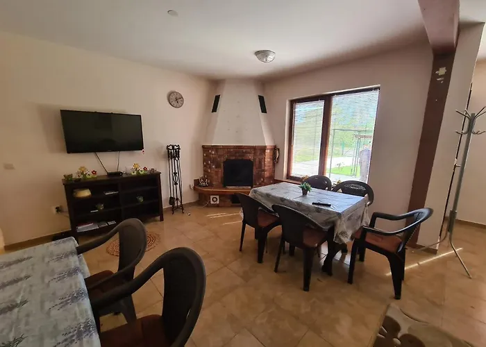 Konukevi Penchevi 3*