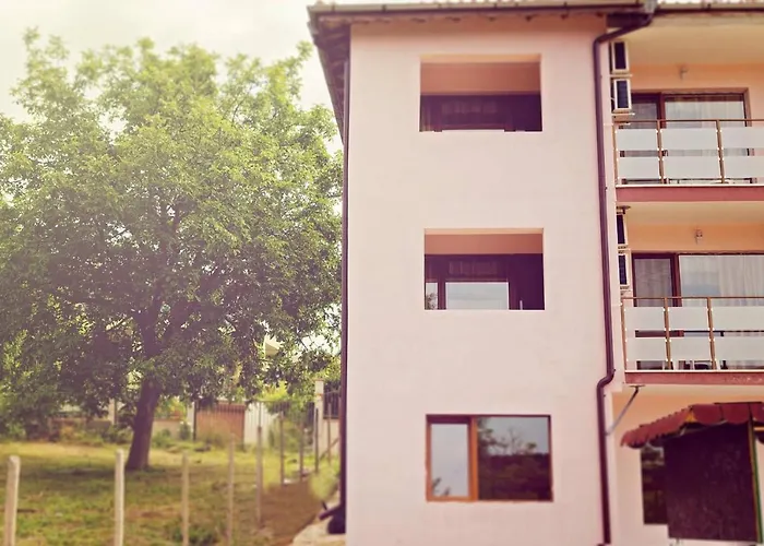 Penchevi Konukevi 3*