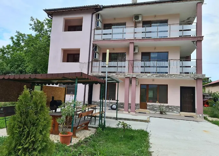 Penchevi 招待所 3*